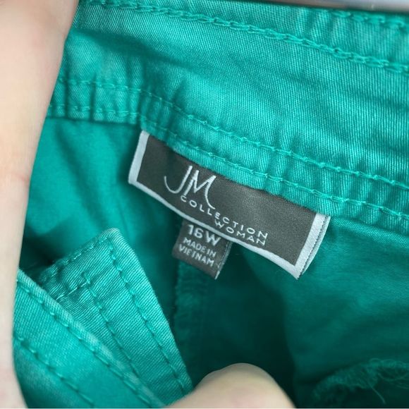 JM Collection Women’s Green Capri Pants size 16W - Picture 2 of 3